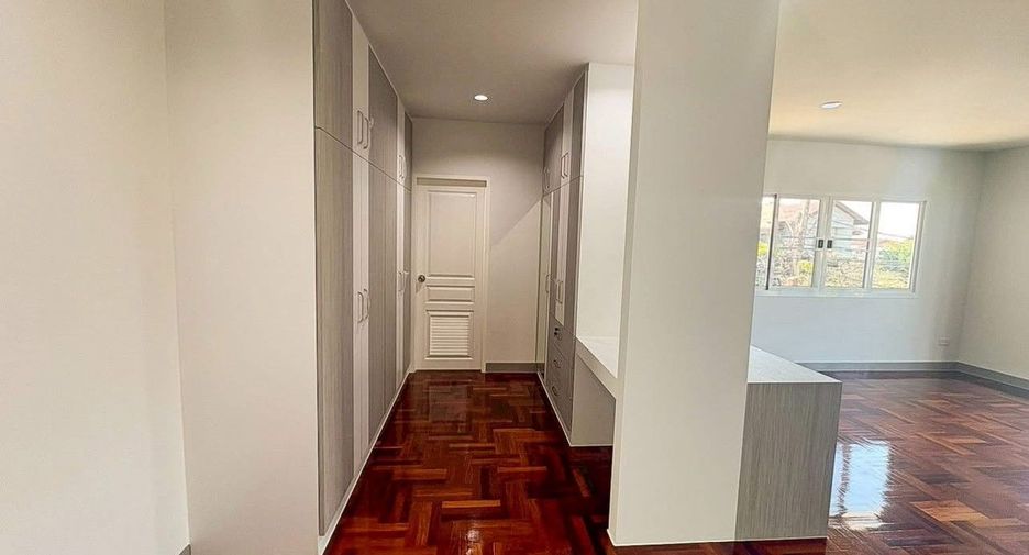 Casa en alquiler de 3 habitaciones en Lat Krabang, Bangkok