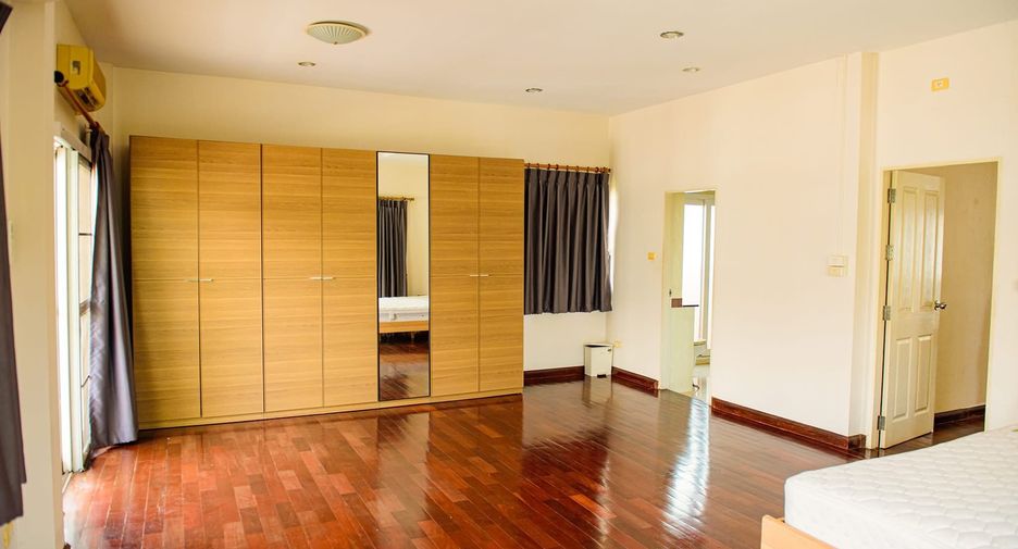 Casa en alquiler de 3 habitaciones en Lat Krabang, Bangkok