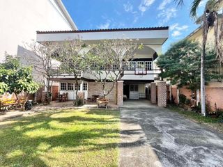 For rent 4 bedrooms house in Mueang Chiang Mai, Chiang Mai