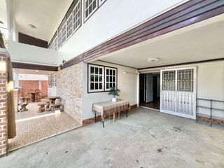 For rent 4 bedrooms house in Mueang Chiang Mai, Chiang Mai