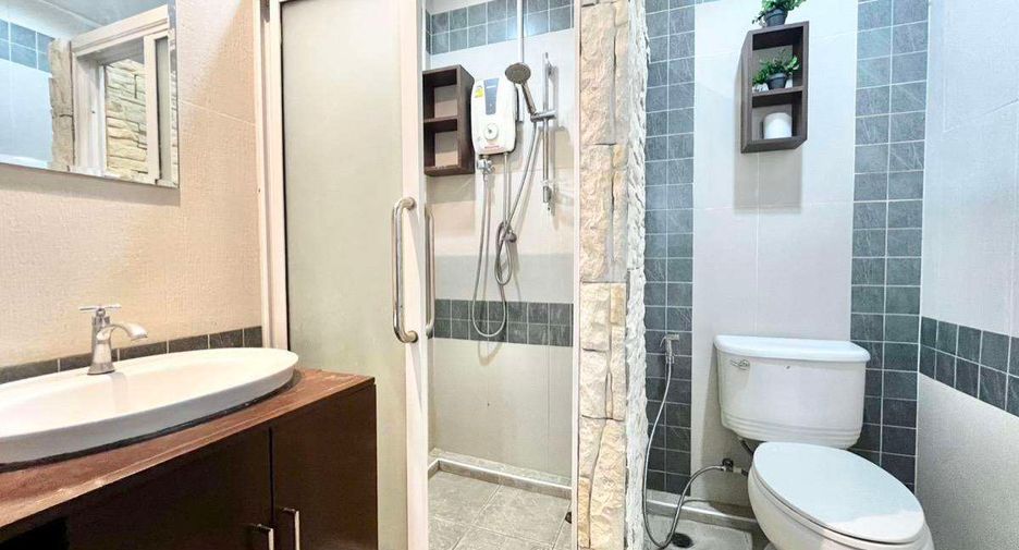 For rent 4 bedrooms house in Mueang Chiang Mai, Chiang Mai