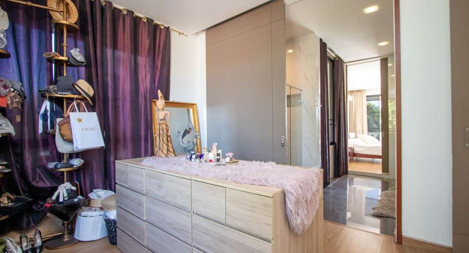 For sale 6 bedrooms house in San Sai, Chiang Mai