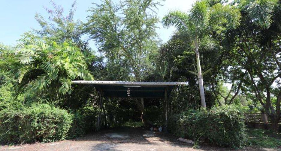 For sale 3 bedrooms house in Saraphi, Chiang Mai
