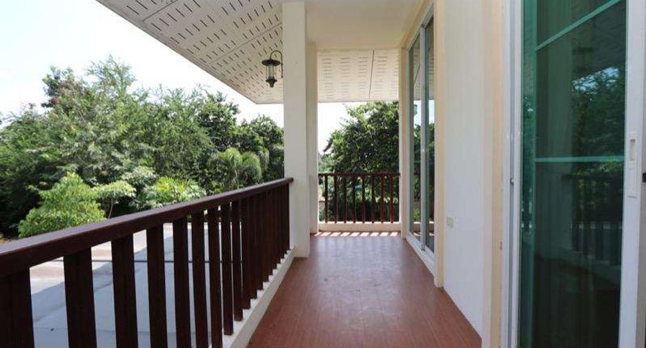 For sale 3 bedrooms house in Saraphi, Chiang Mai
