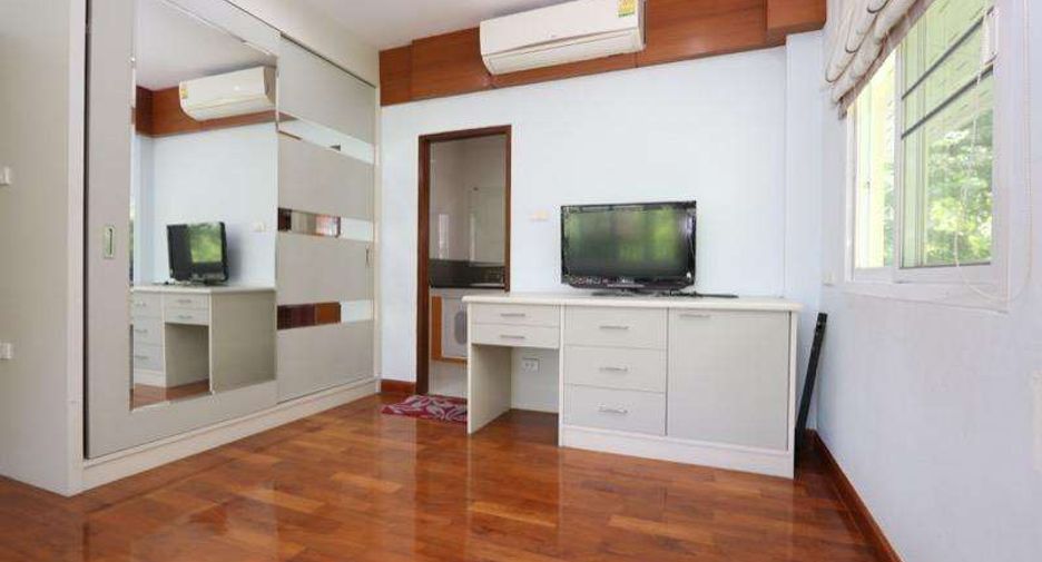 For sale 3 bedrooms house in Saraphi, Chiang Mai