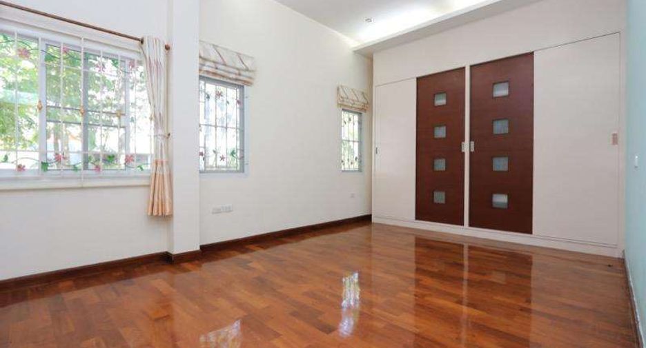 For sale 3 bedrooms house in Saraphi, Chiang Mai