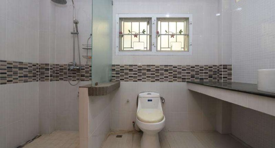 For sale 3 bedrooms house in Saraphi, Chiang Mai