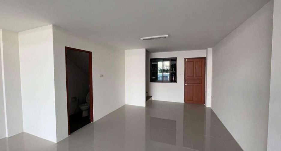 Local comercial en venta de 4 habitaciones en Mueang Chiang Mai, Chiang Mai