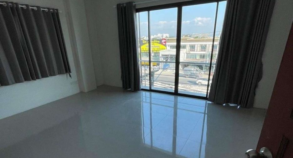 Local comercial en venta de 4 habitaciones en Mueang Chiang Mai, Chiang Mai