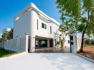 Casa en venta de 4 habitaciones en Hang Dong, Chiang Mai