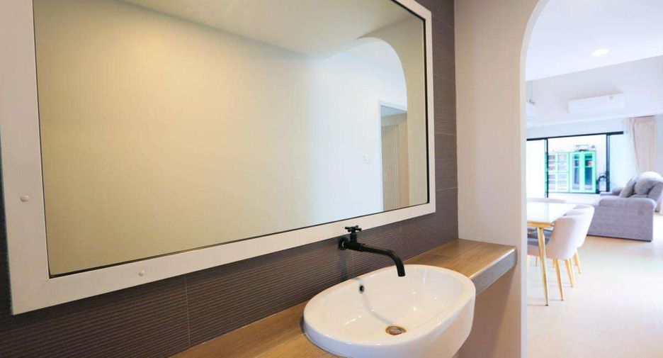 Casa en venta de 4 habitaciones en Hang Dong, Chiang Mai