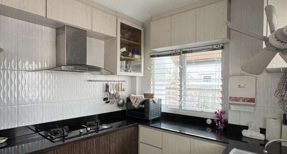 For sale 4 bedrooms house in Hang Dong, Chiang Mai