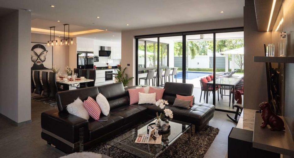 For sale 4 bedrooms house in Hang Dong, Chiang Mai