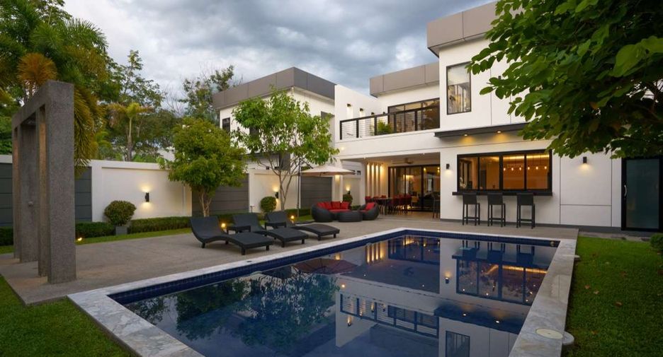 Продажа 4 спальни дом в Mueang Chiang Mai, Чианг Маи