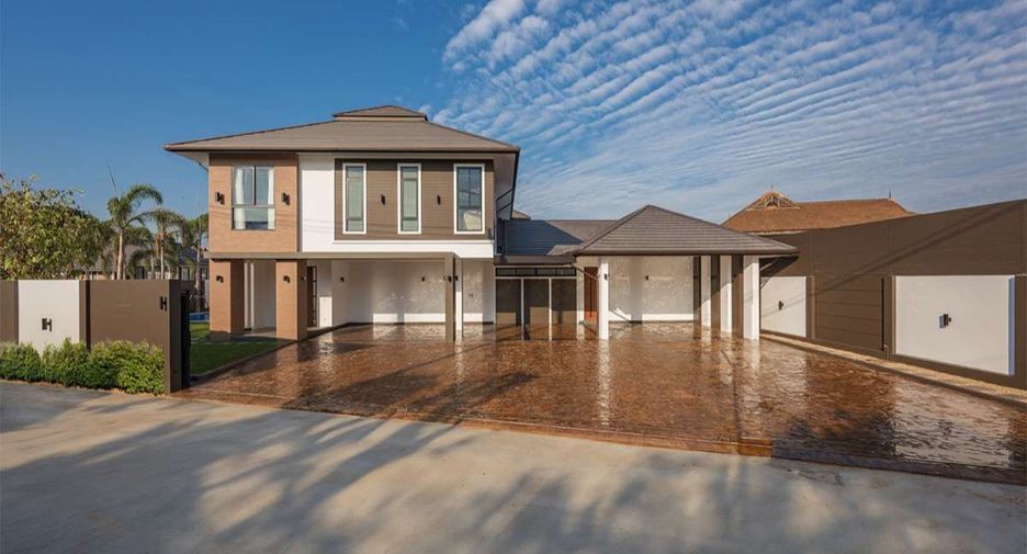 For sale 5 bedrooms house in Hang Dong, Chiang Mai