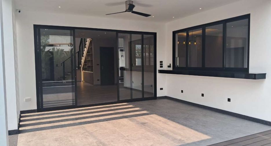 Продажа 4 спальни дом в Mueang Chiang Mai, Чианг Маи