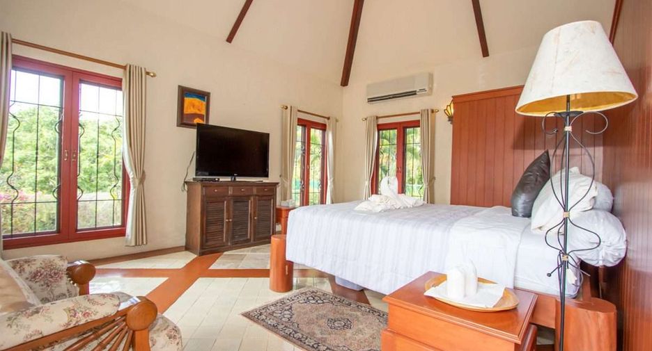 For sale 4 bedrooms house in Saraphi, Chiang Mai