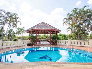 For sale 4 bedrooms house in Saraphi, Chiang Mai