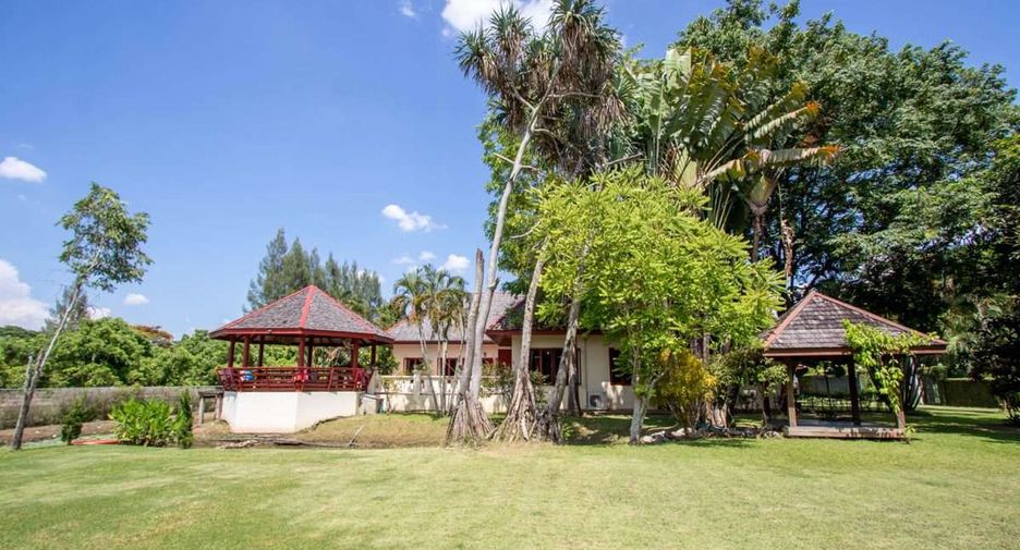For sale 4 bedrooms house in Saraphi, Chiang Mai
