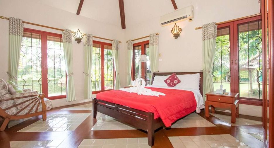 For sale 4 bedrooms house in Saraphi, Chiang Mai