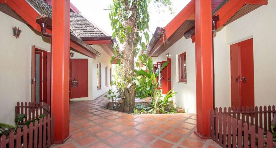 For sale 4 bedrooms house in Saraphi, Chiang Mai