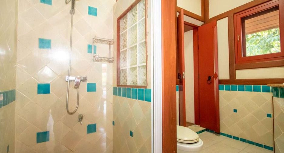 For sale 4 bedrooms house in Saraphi, Chiang Mai