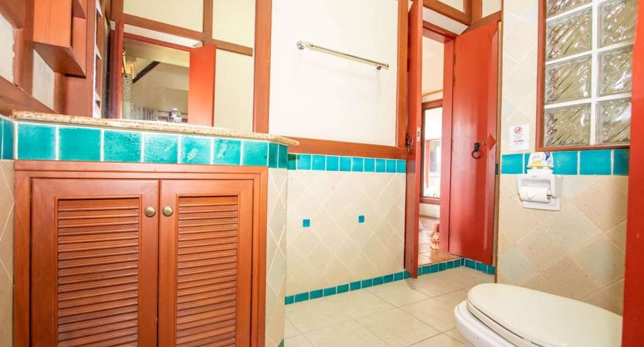 For sale 4 bedrooms house in Saraphi, Chiang Mai