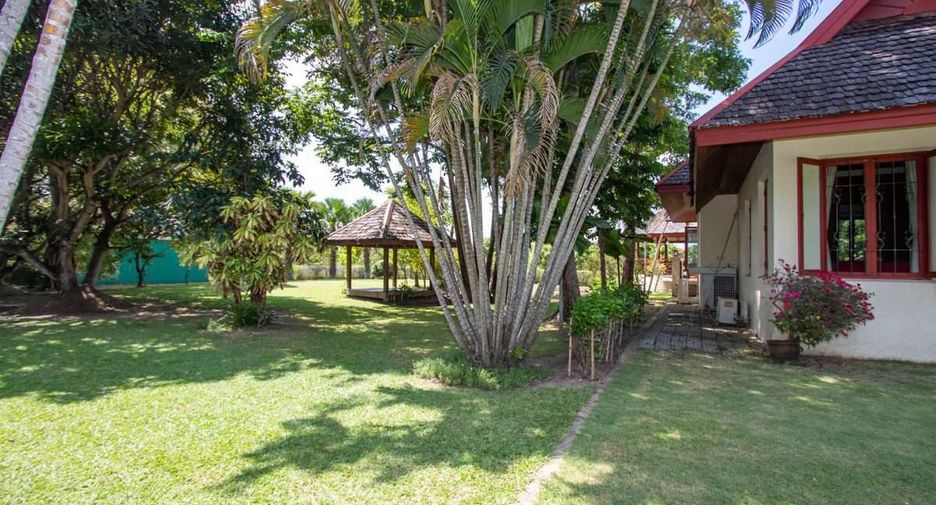 For sale 4 bedrooms house in Saraphi, Chiang Mai