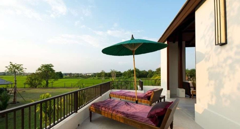 For sale 5 bedrooms house in Saraphi, Chiang Mai