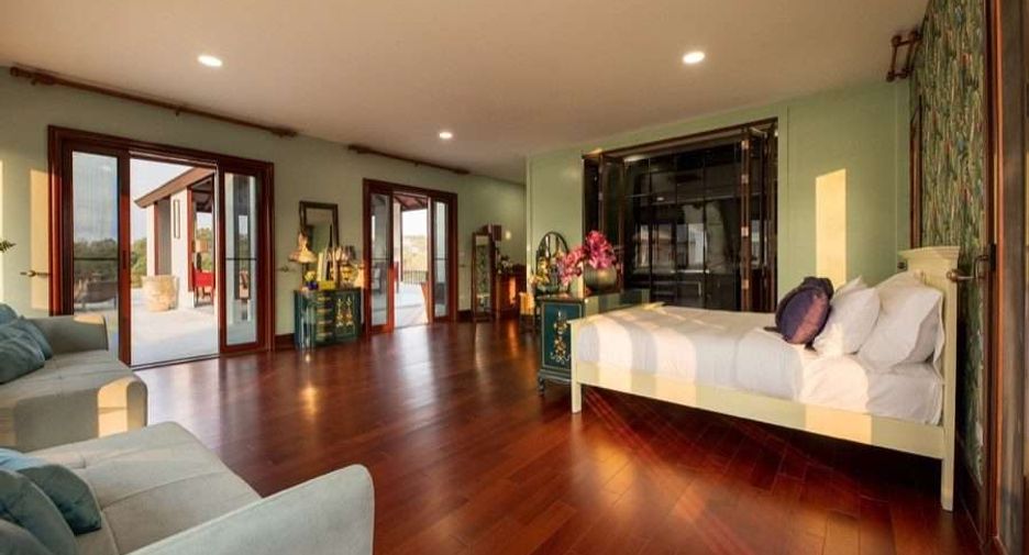 For sale 5 bedrooms house in Saraphi, Chiang Mai