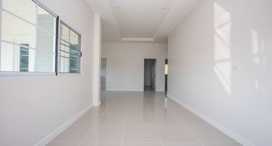 For sale 3 bedrooms house in Saraphi, Chiang Mai