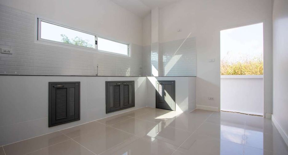 For sale 3 bedrooms house in Saraphi, Chiang Mai