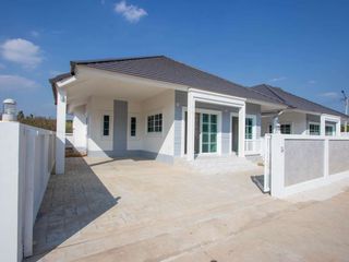 For sale 3 bedrooms house in Saraphi, Chiang Mai