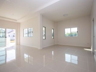 For sale 3 bedrooms house in Saraphi, Chiang Mai