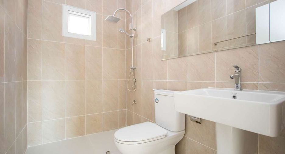 For sale 3 bedrooms house in Saraphi, Chiang Mai