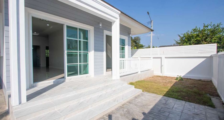 For sale 3 bedrooms house in Saraphi, Chiang Mai