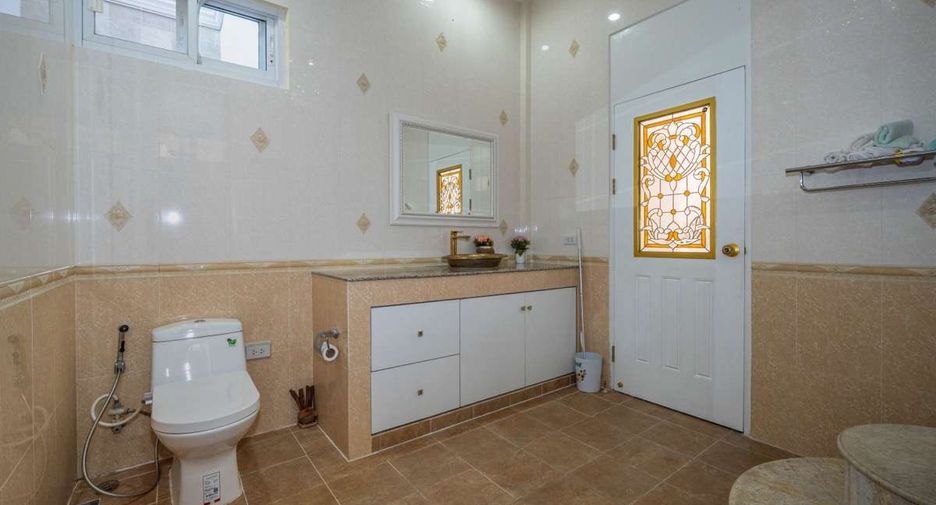 For sale 4 bedrooms house in Doi Saket, Chiang Mai