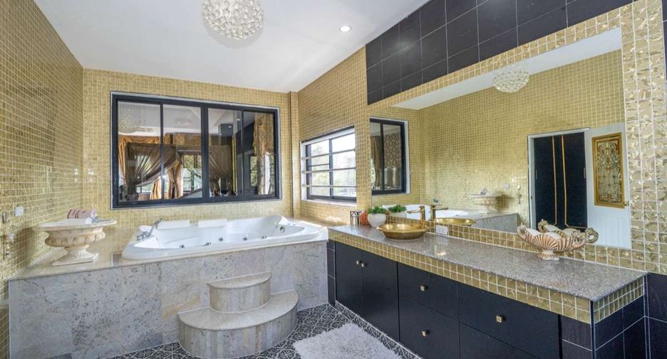 For sale 4 bedrooms house in Doi Saket, Chiang Mai