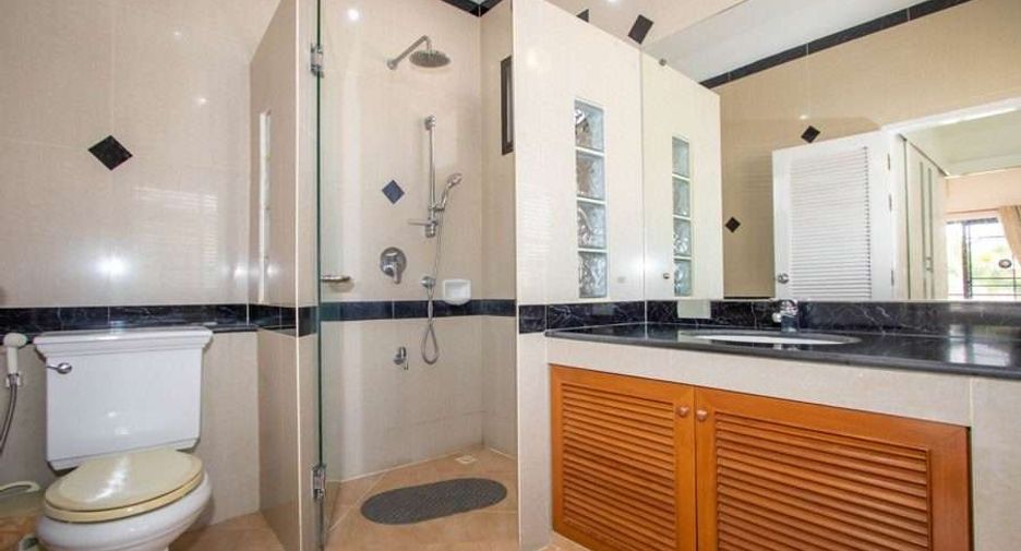 À vendre 4 chambres maison à Saraphi, Chiang Mai