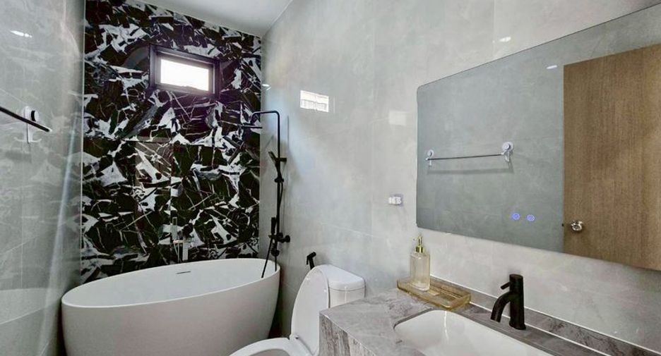 For rent 3 bedrooms house in Bang Lamung, Chonburi