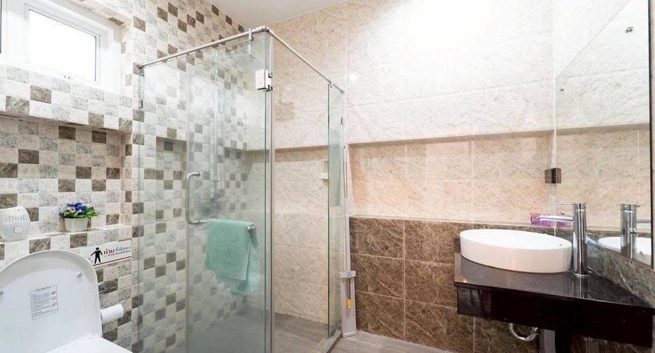 For rent 3 bedrooms villa in Huay Yai, Pattaya