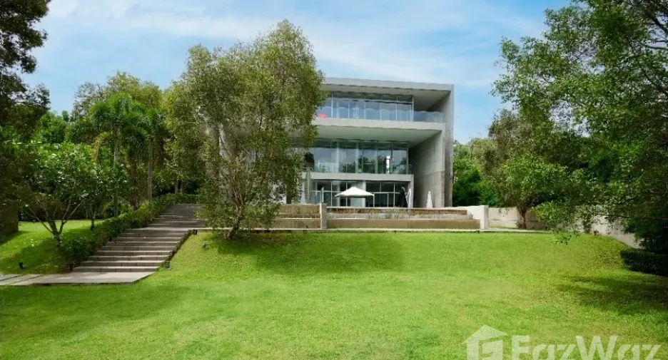For sale 5 bedrooms villa in Thalang, Phuket