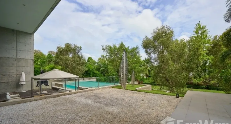 For sale 5 bedrooms villa in Thalang, Phuket