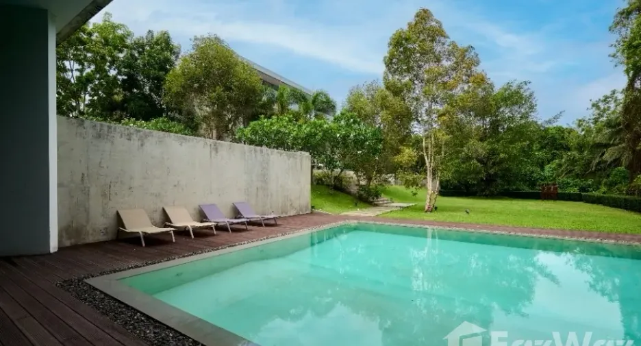 For sale 5 bedrooms villa in Thalang, Phuket