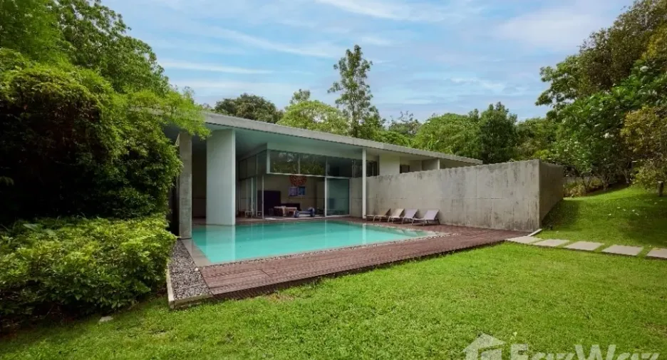 For sale 5 bedrooms villa in Thalang, Phuket