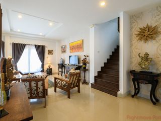 À louer 3 chambres maison à Bang Lamung, Chonburi