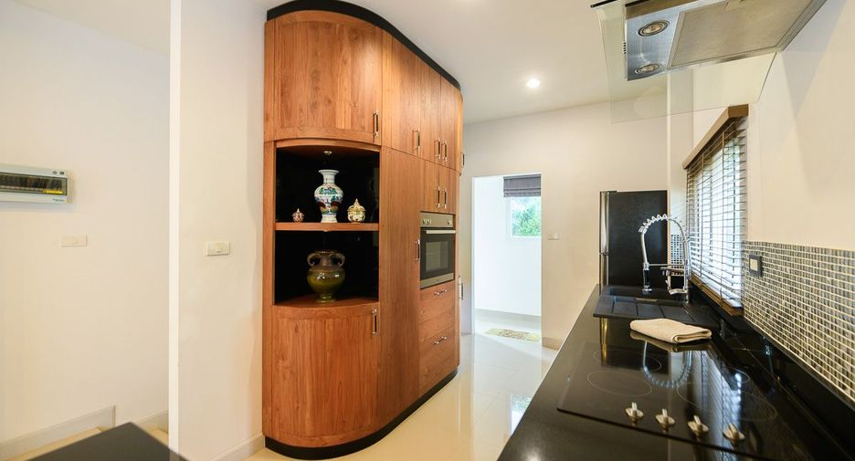 For rent 3 bedrooms house in East Pattaya, Pattaya