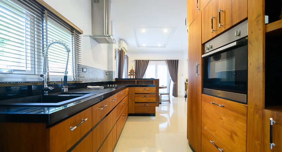 For rent 3 bedrooms house in East Pattaya, Pattaya