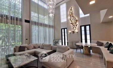Casa adosada en alquiler de 4 habitaciones en Watthana, Bangkok