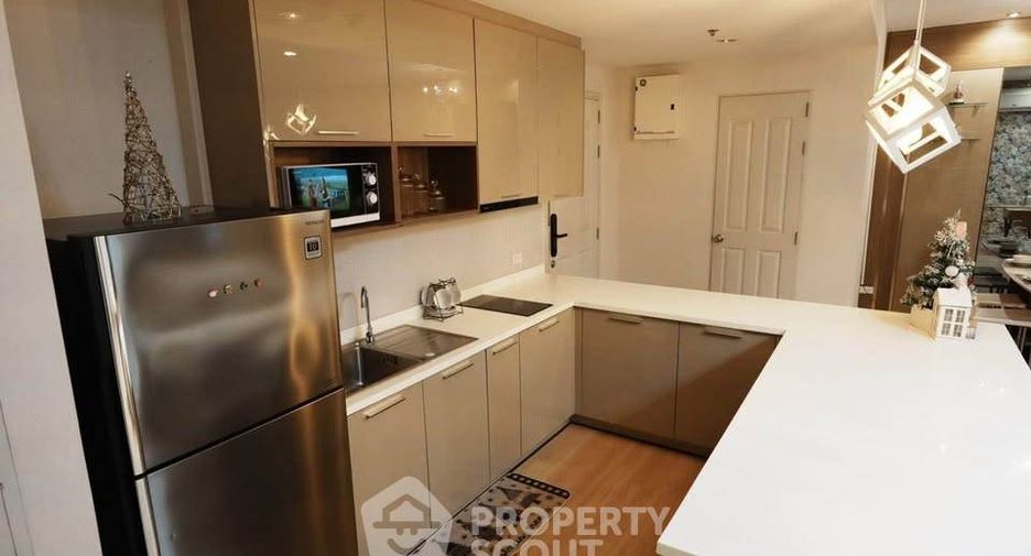 For rent 2 bedrooms condo in Sathon, Bangkok